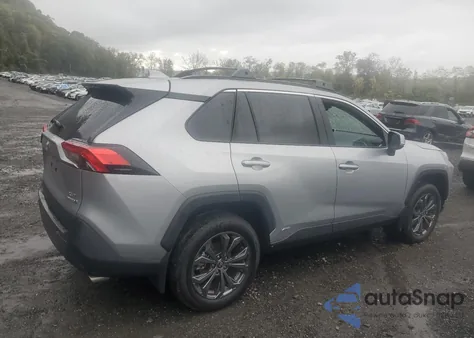 2024 Toyota Rav4 Xle Premium z USA, uszkodzony, nr VIN 2T3B6RFV9RW065629